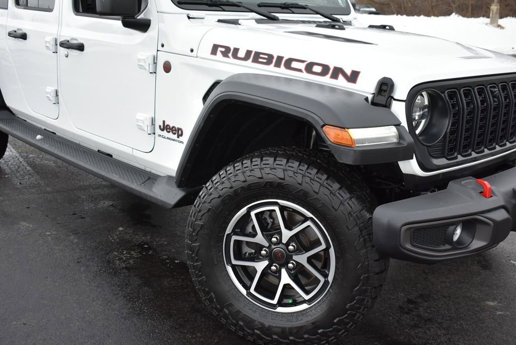Used 2024 Jeep Gladiator Rubicon w/ Technology Group image 3