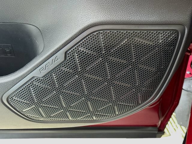 Certified 2020 Toyota RAV4 XLE w/ Convenience Package AWD/4WD image 15