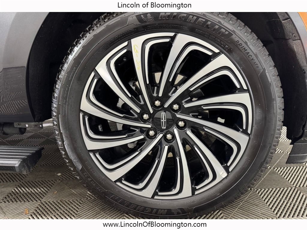 Certified 2025 Lincoln Navigator Black Label AWD/4WD image 42