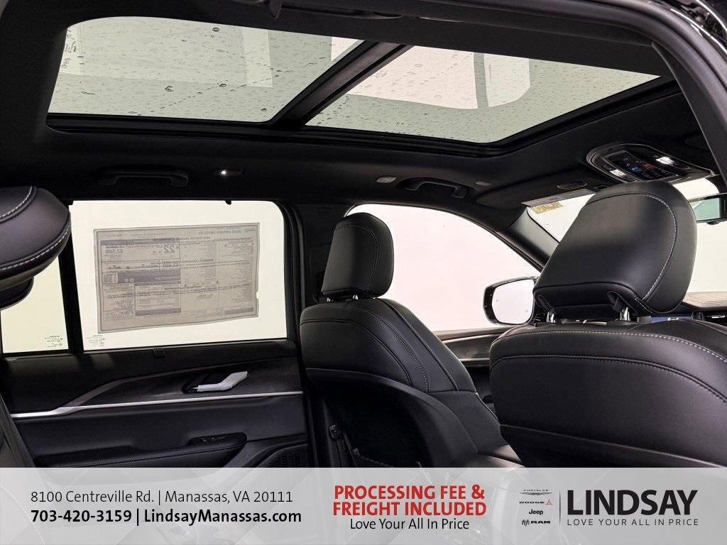 New 2025 Jeep Grand Cherokee Limited w/ Luxury Tech Group II image 10