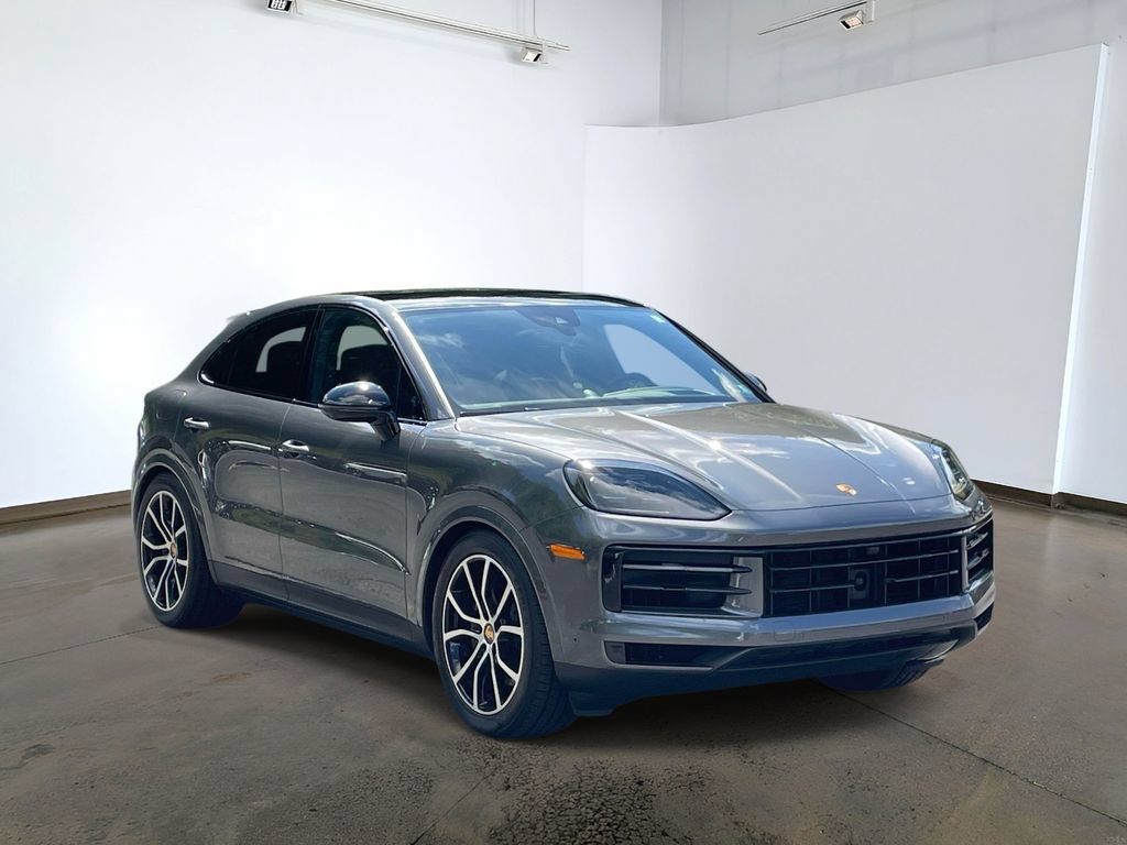 Used 2024 Porsche Cayenne Coupe AWD/4WD image 3