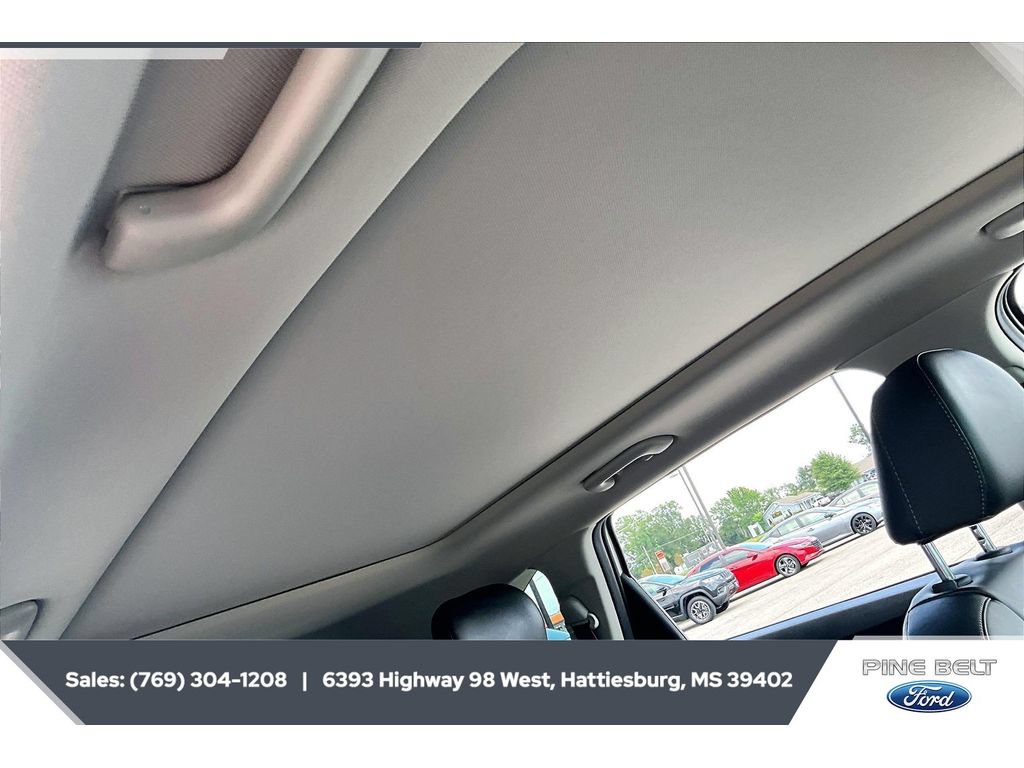 Used 2022 Kia Sorento S w/ Panoramic Sunroof Package FWD image 16