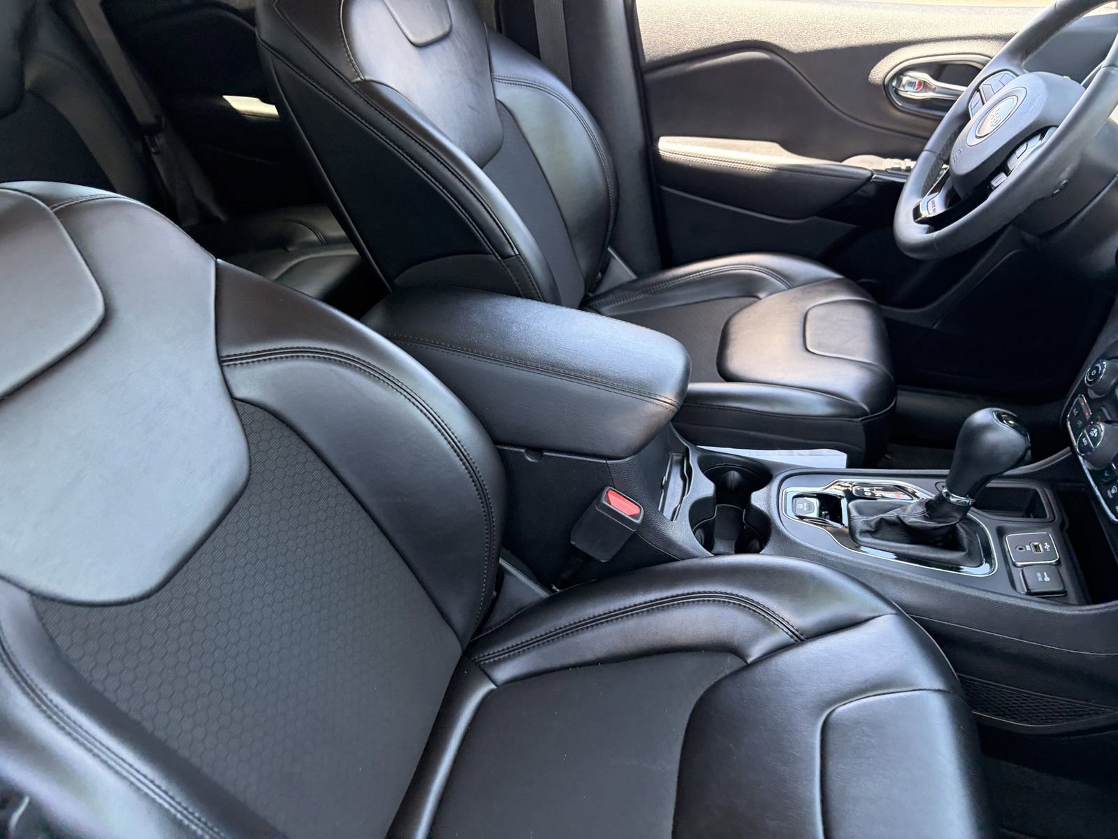 Used 2020 Jeep Cherokee Latitude Plus FWD image 9