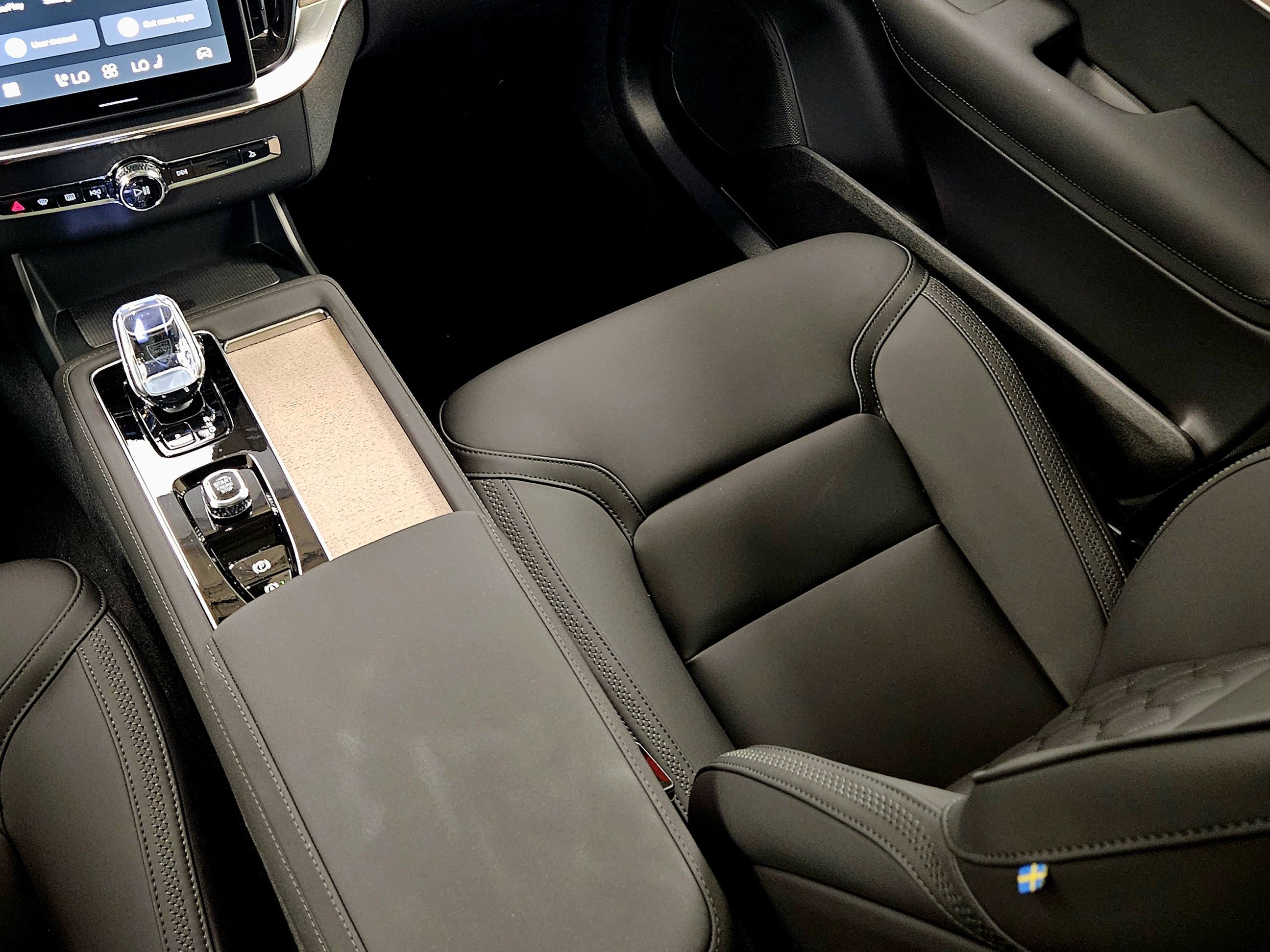 New 2026 Volvo XC90 B6 Plus w/ Protection Package image 17