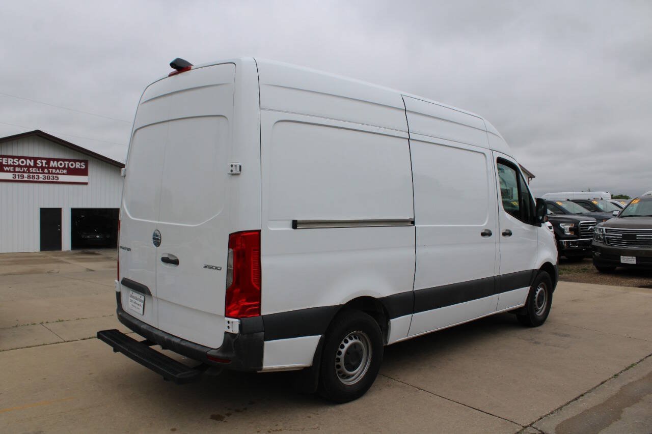 Used 2021 Freightliner Sprinter 2500 RWD image 8