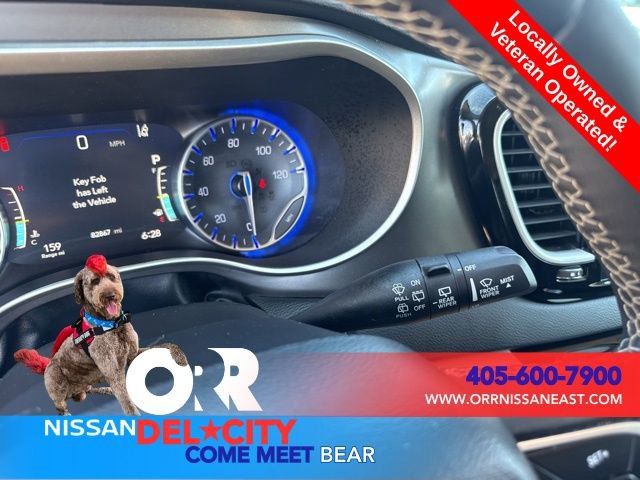 Used 2023 Chrysler Pacifica Touring-L image 20