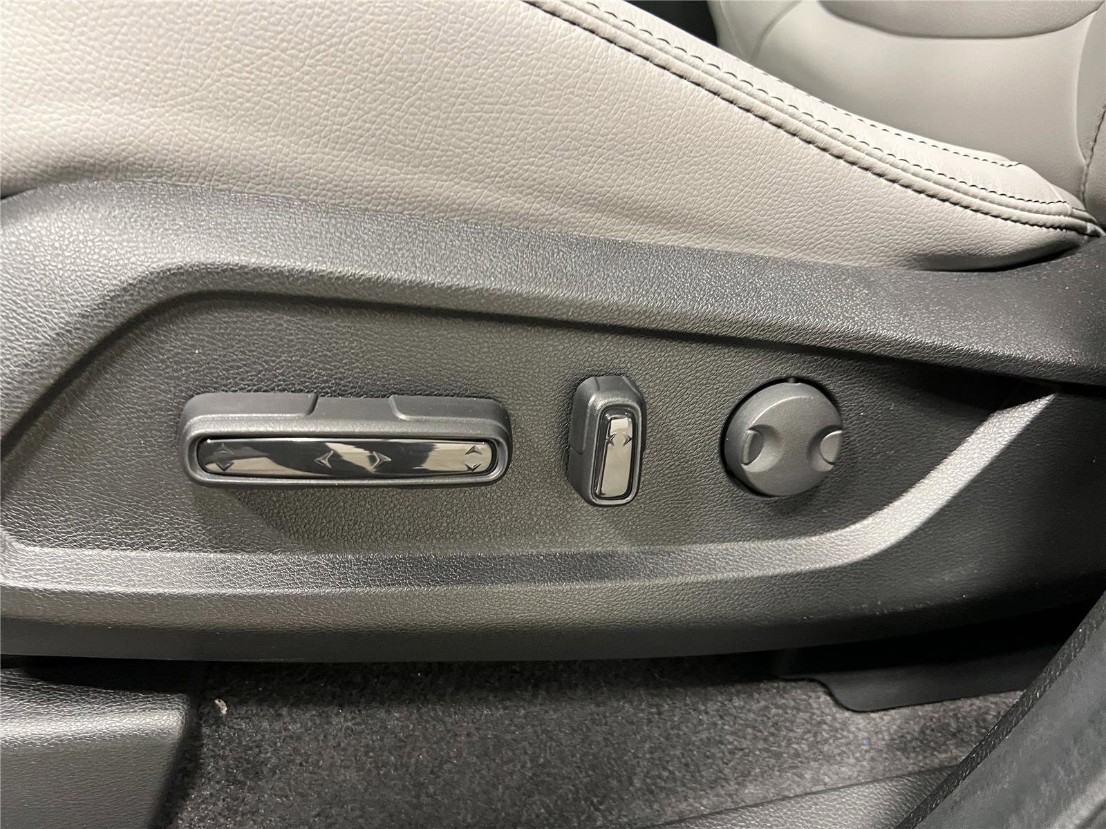 New 2025 Honda Pilot EX-L image 14