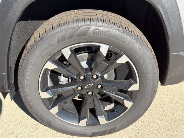 New 2027 Chevrolet Equinox RS w/ LPO, Floor Liner Package AWD/4WD image 7