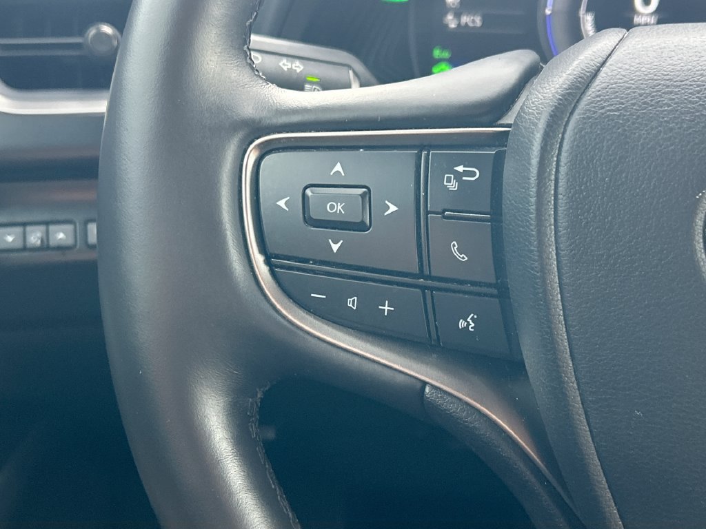 Used 2024 Lexus UX 250h FWD w/ Premium Package image 14