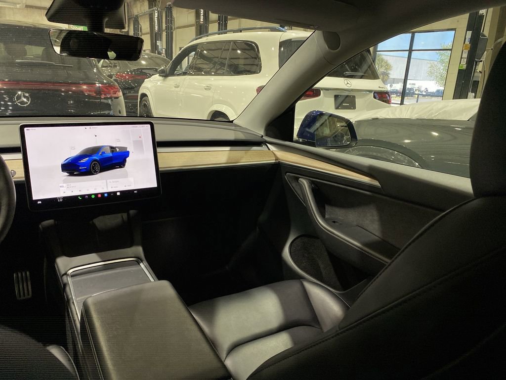 Used 2023 Tesla Model Y Performance image 4