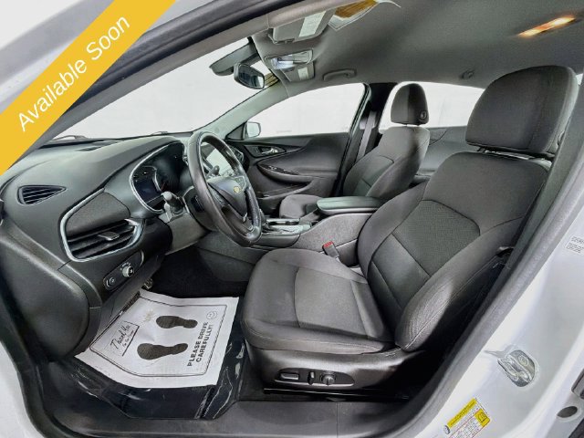Used 2017 Chevrolet Malibu LT FWD image 19
