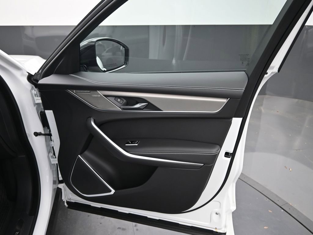 New 2026 Jaguar F-PACE R-Dynamic S image 4