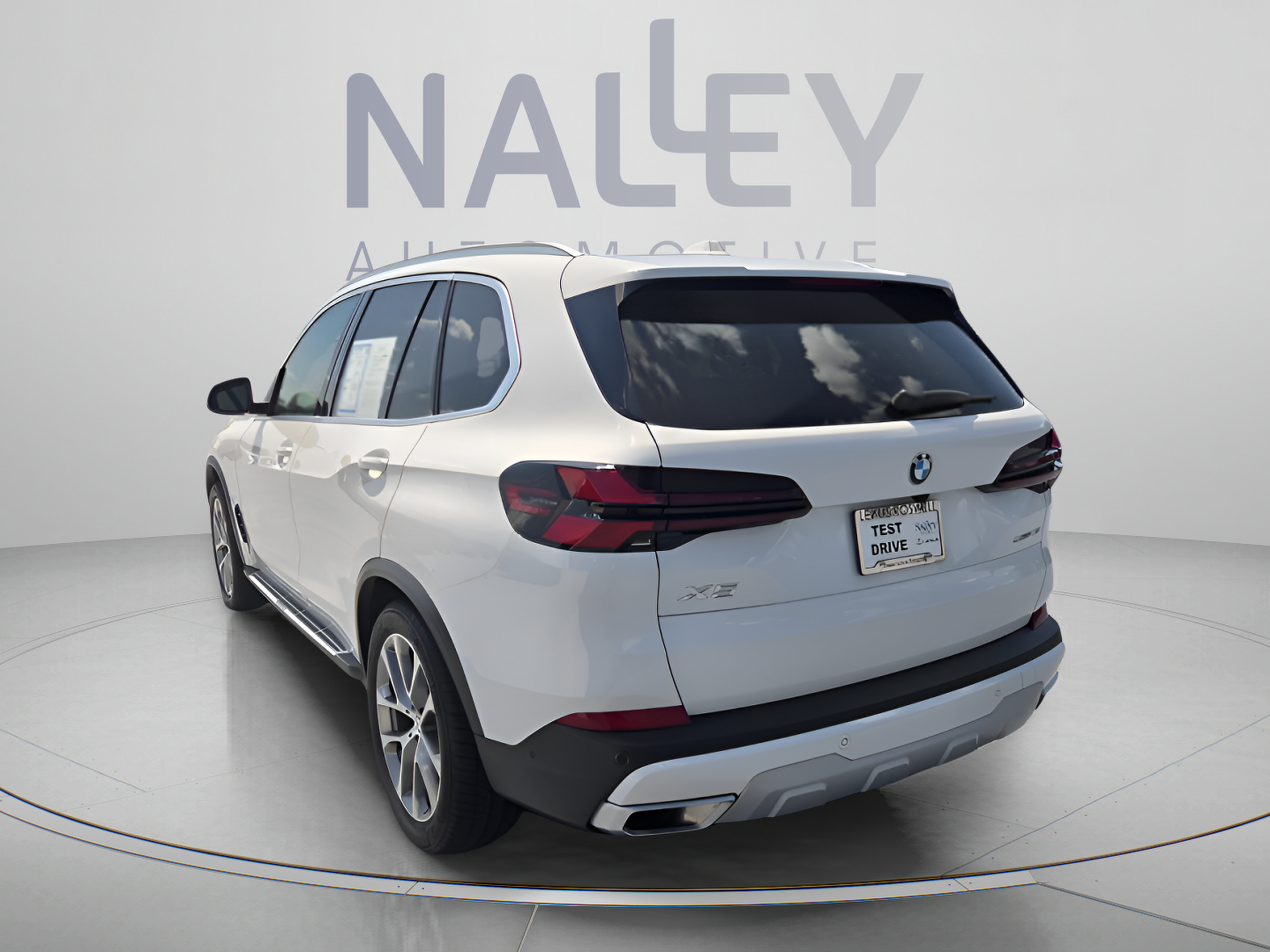 Used 2026 BMW X5 sDrive40i RWD image 3