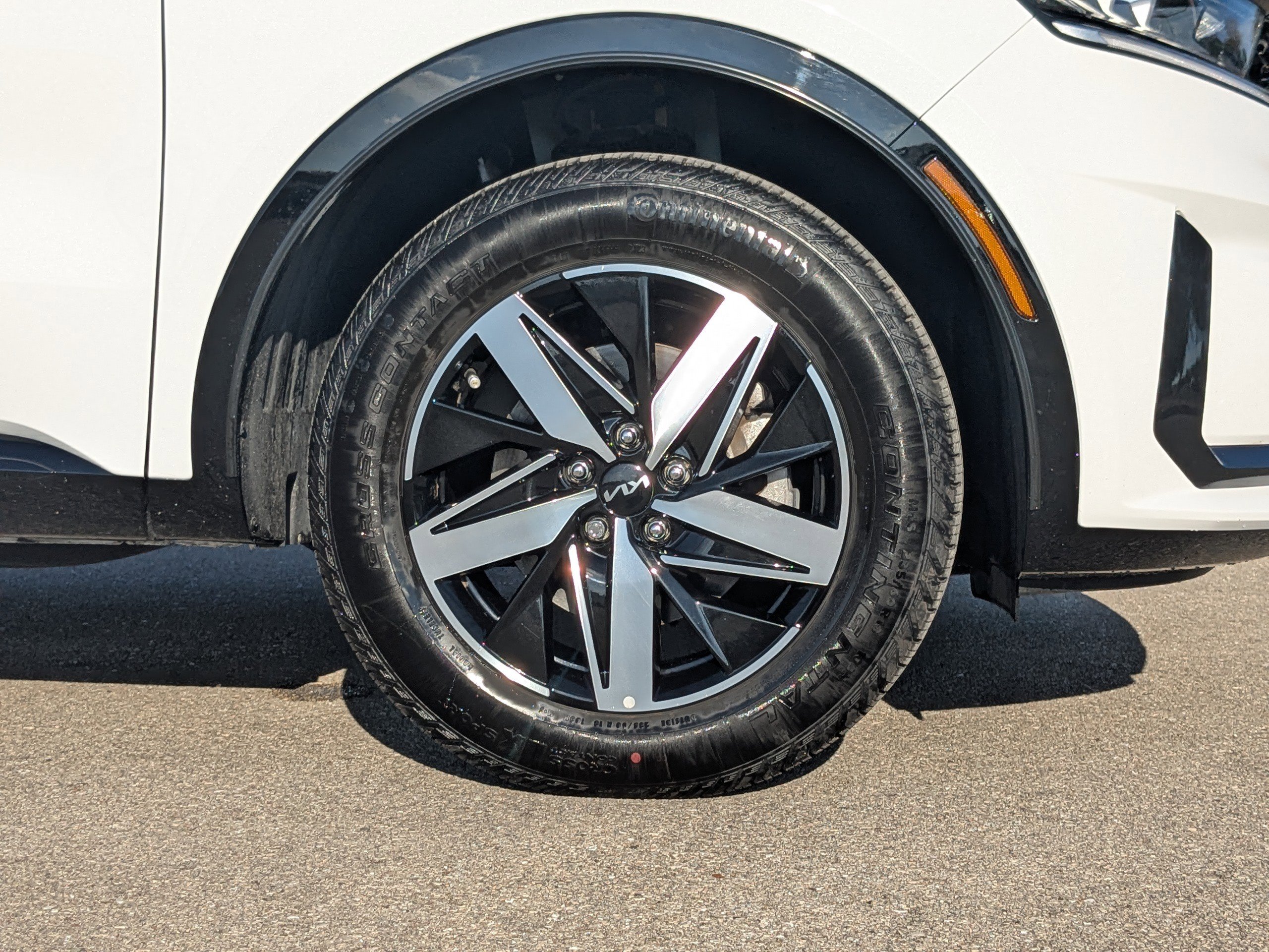 Used 2023 Kia Sorento S image 13