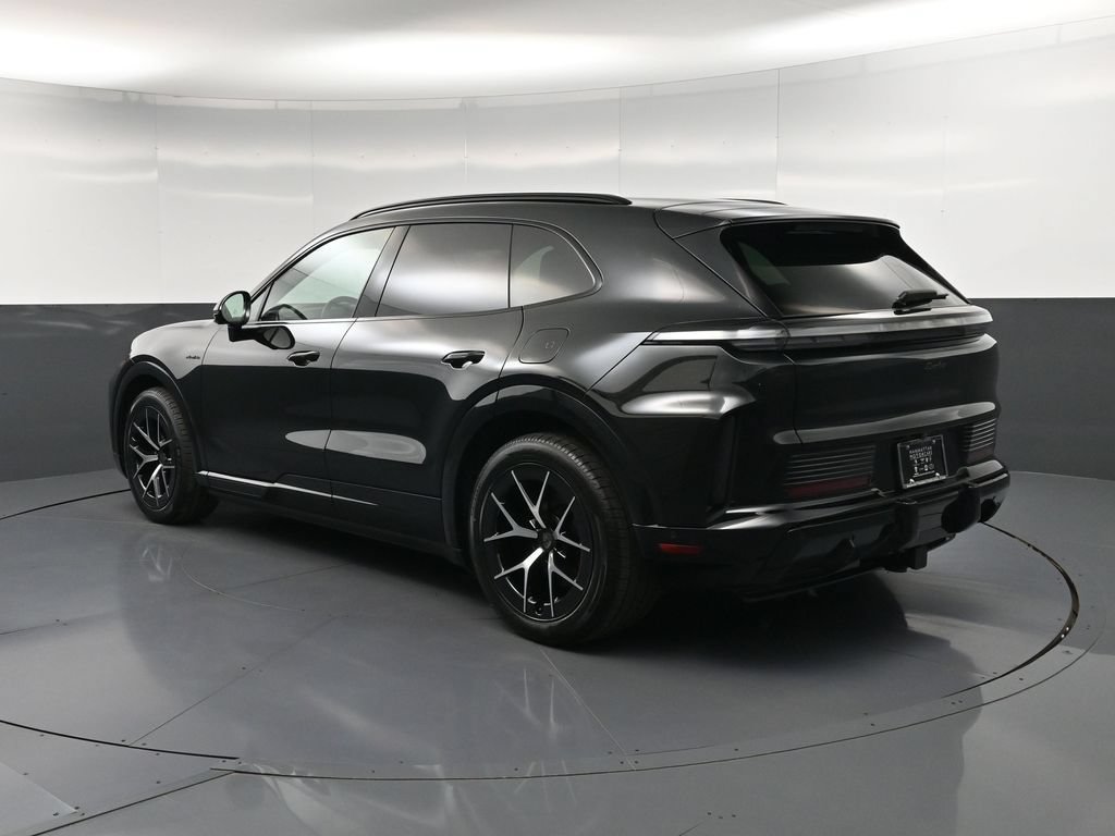 New 2026 Porsche Cayenne Turbo AWD/4WD image 3