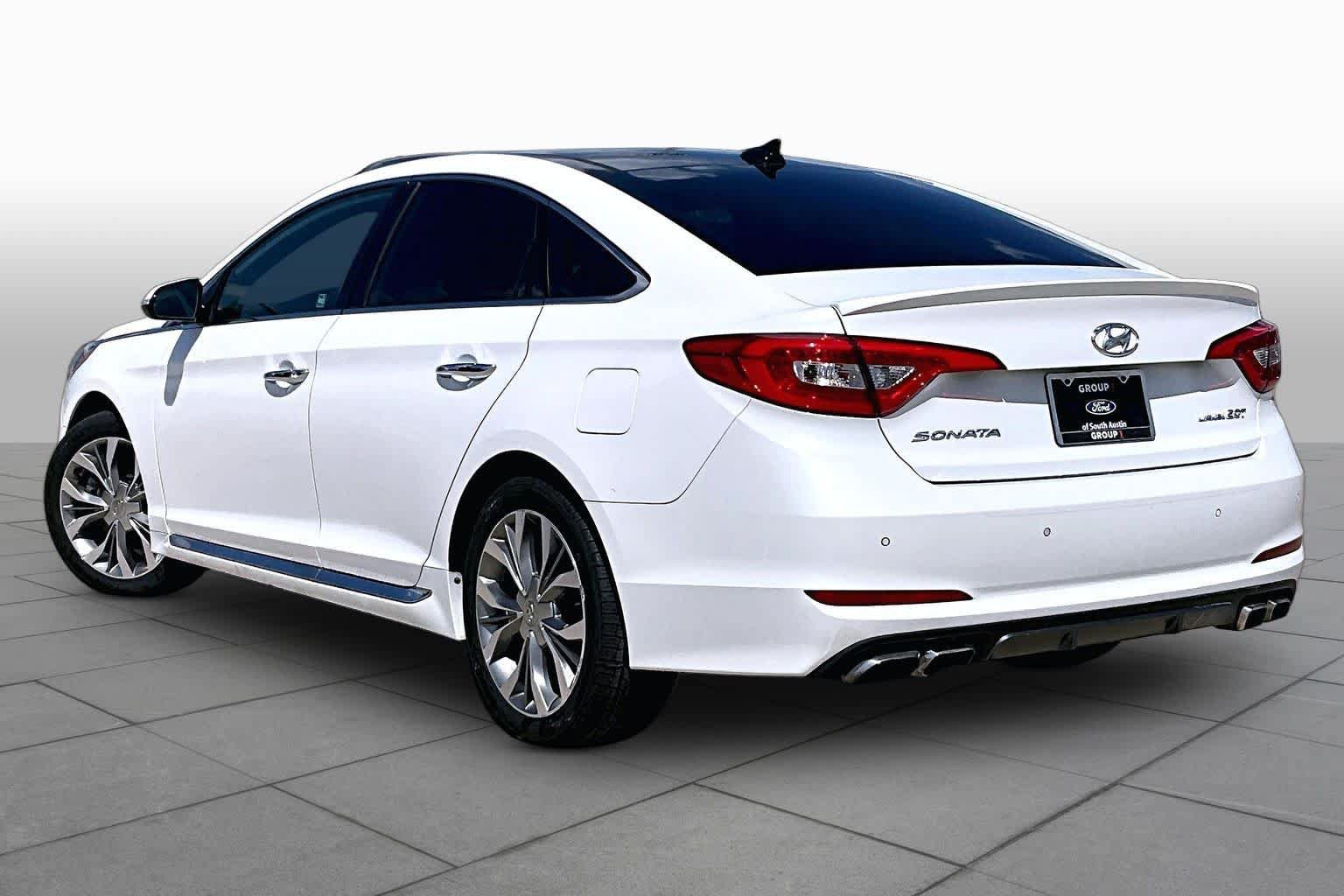 Used 2017 Hyundai Sonata Limited 2.0T FWD image 11
