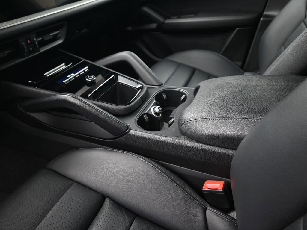 Certified 2024 Porsche Cayenne image 21