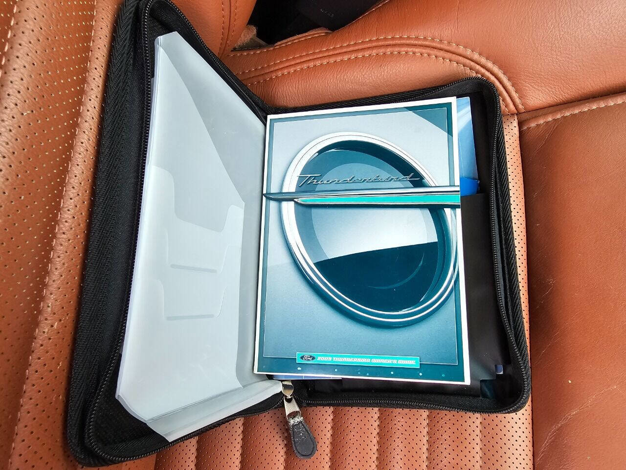 Used 2003 Ford Thunderbird image 26