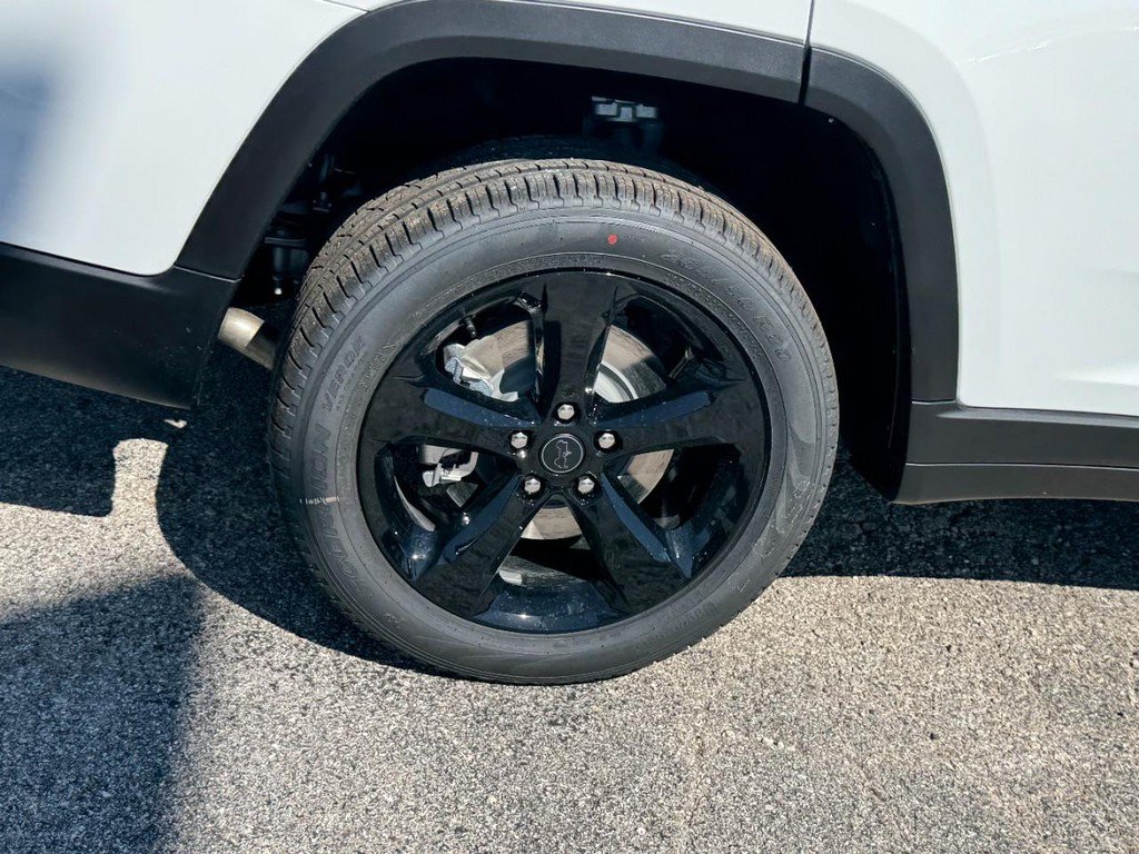 New 2027 Jeep Grand Cherokee L Limited AWD/4WD image 5
