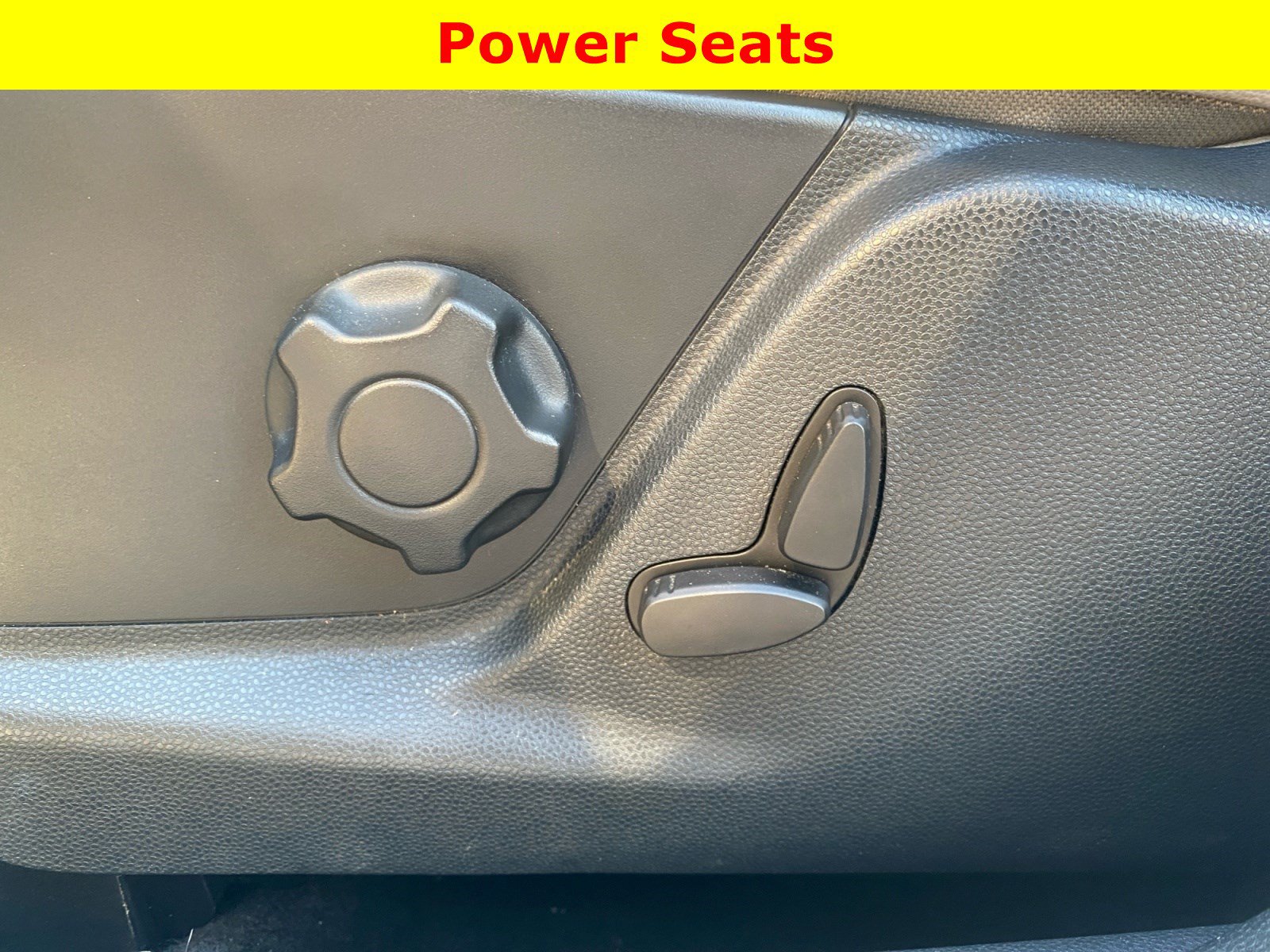 Used 2019 Ford EcoSport Titanium FWD image 19
