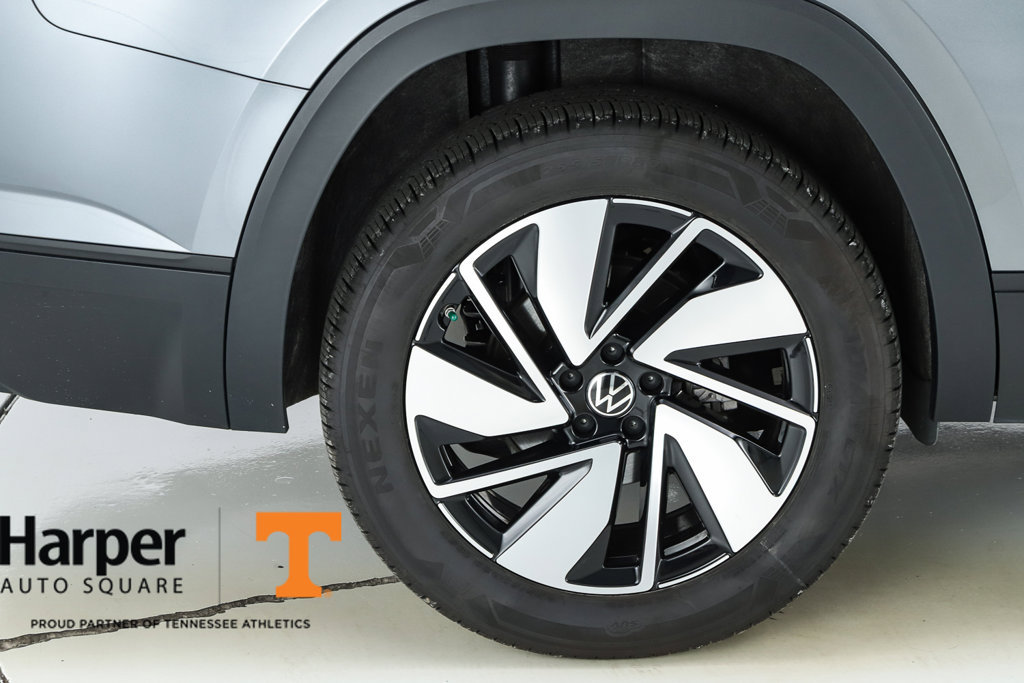 Used 2025 Volkswagen Atlas SE w/ Panoramic Sunroof Package FWD image 53
