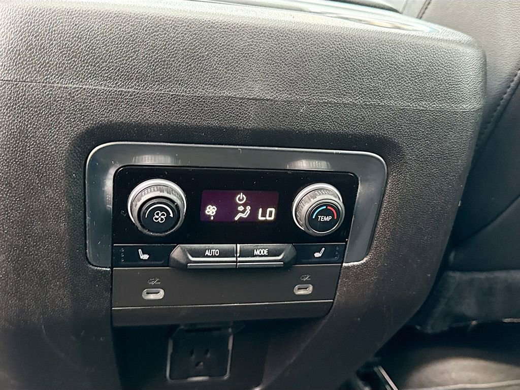 Used 2021 Chevrolet Tahoe RST w/ Luxury Package image 26