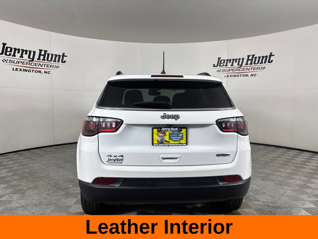 Used 2024 Jeep Compass Latitude w/ Sun and Sound Group AWD/4WD image 7