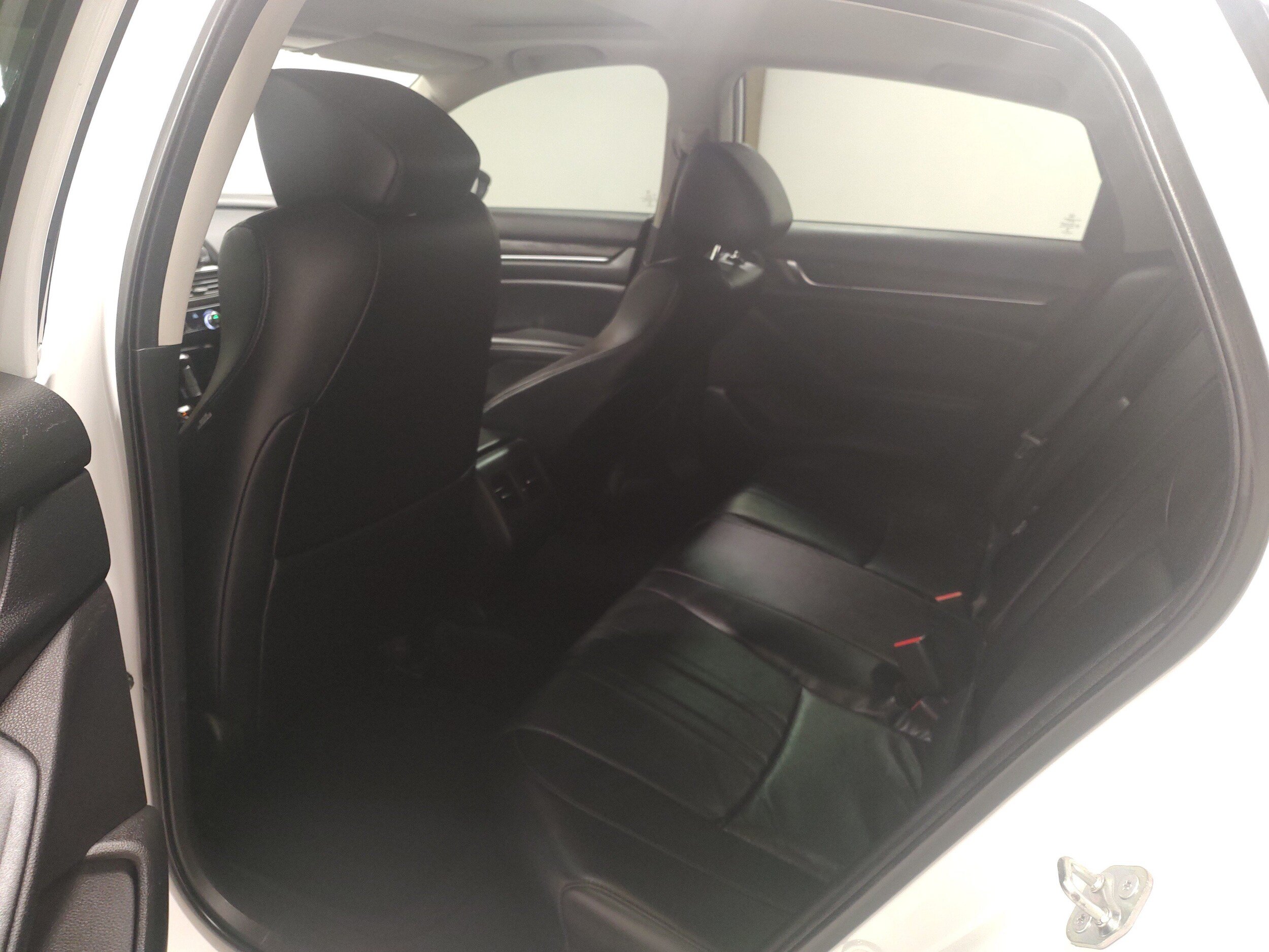 Used 2018 Honda Accord EX-L image 11