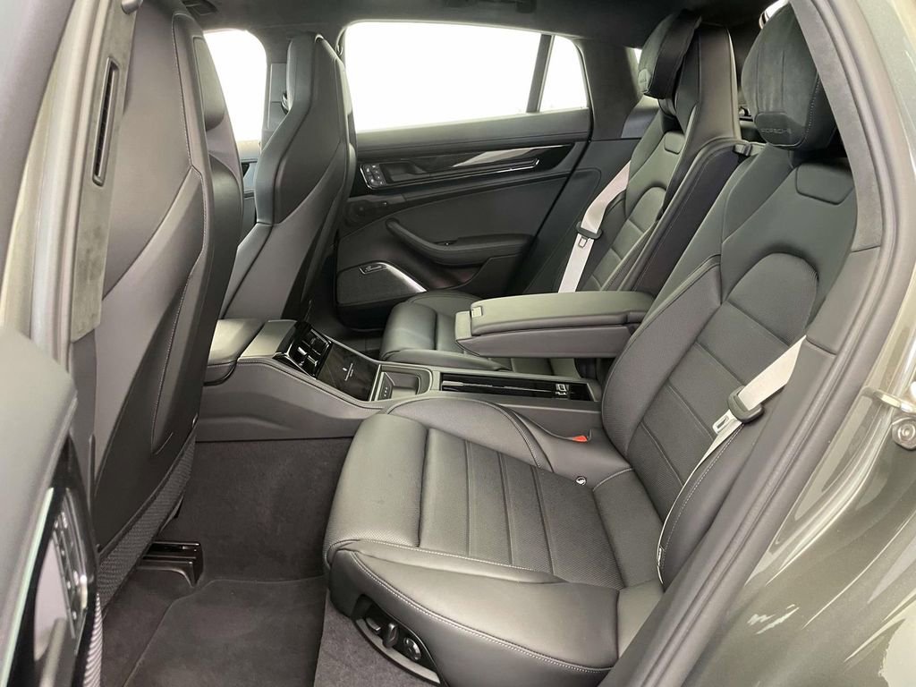 Certified 2025 Porsche Panamera GTS image 19