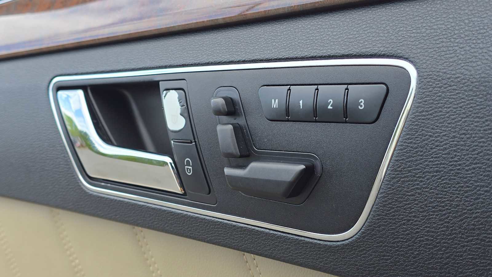 Used 2011 Mercedes-Benz E 350 Sedan image 23