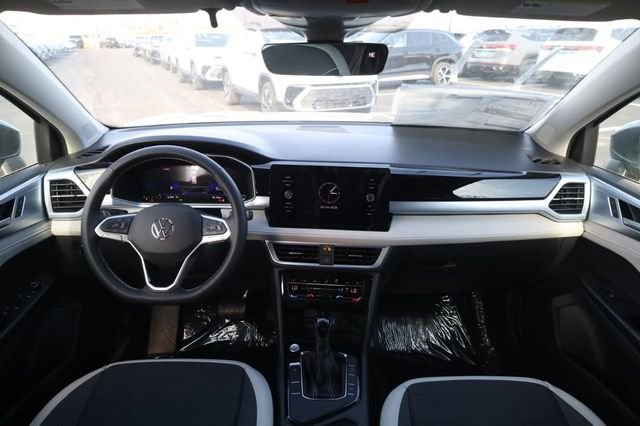 New 2026 Volkswagen Taos SE image 6
