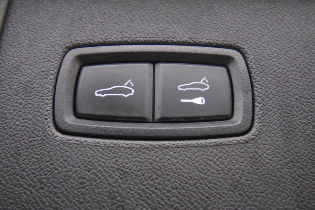 Used 2023 Porsche Cayenne Platinum Edition AWD/4WD image 31