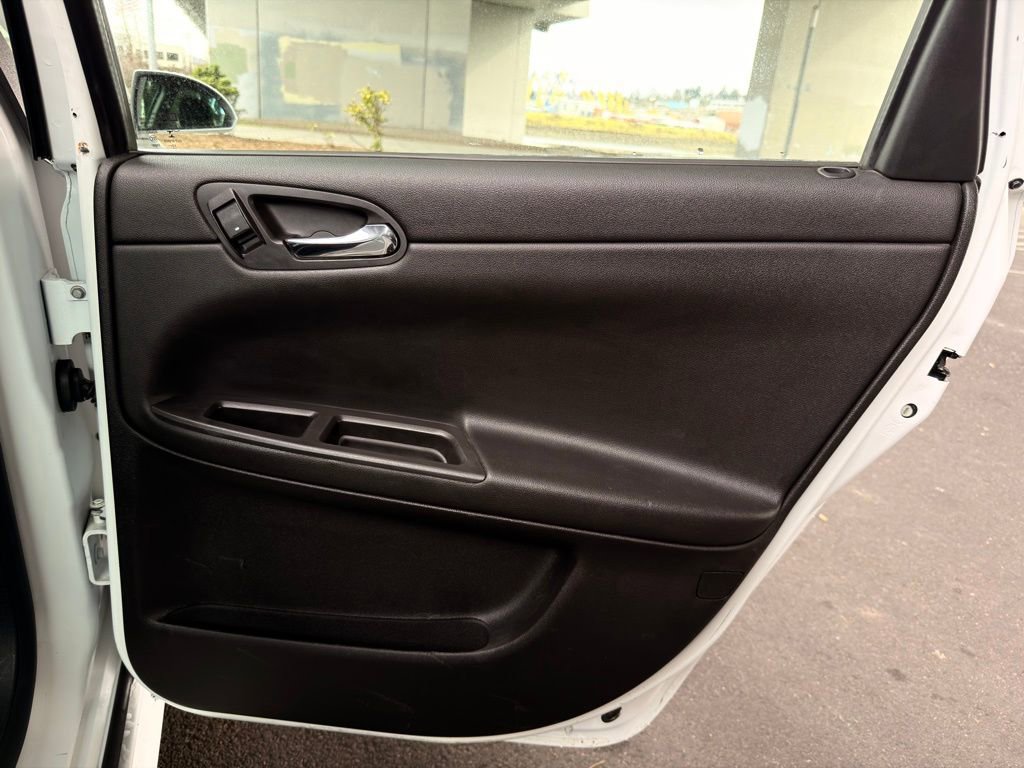 Used 2014 Chevrolet Impala Police image 27