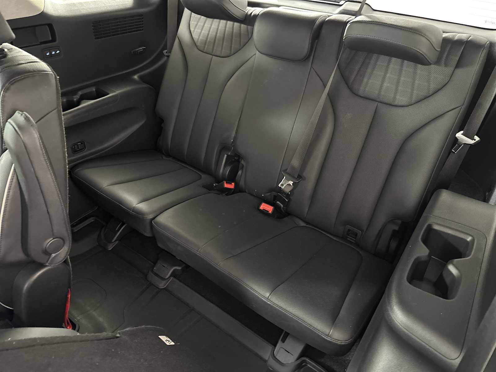 Used 2024 Hyundai Palisade Limited image 24