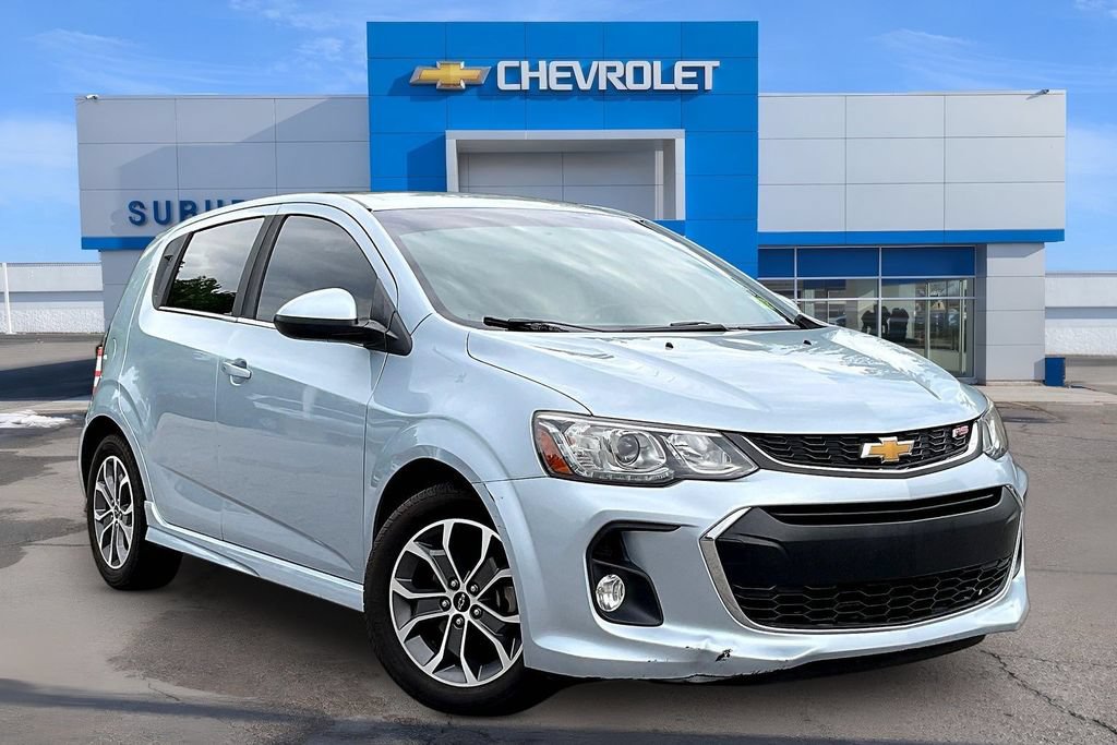 Used 2018 Chevrolet Sonic LT w/ Convenience Package FWD image 2