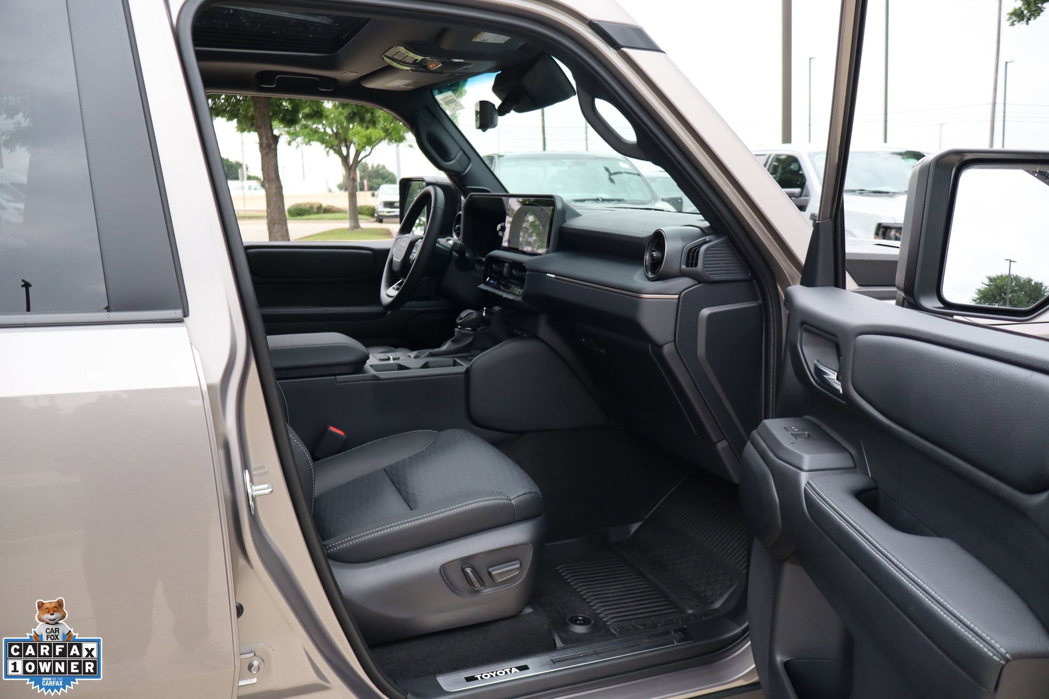 Used 2026 Toyota Land Cruiser w/ Premium Package AWD/4WD image 31