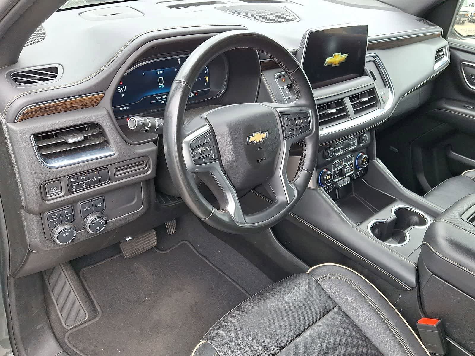 Used 2023 Chevrolet Suburban Premier AWD/4WD image 16