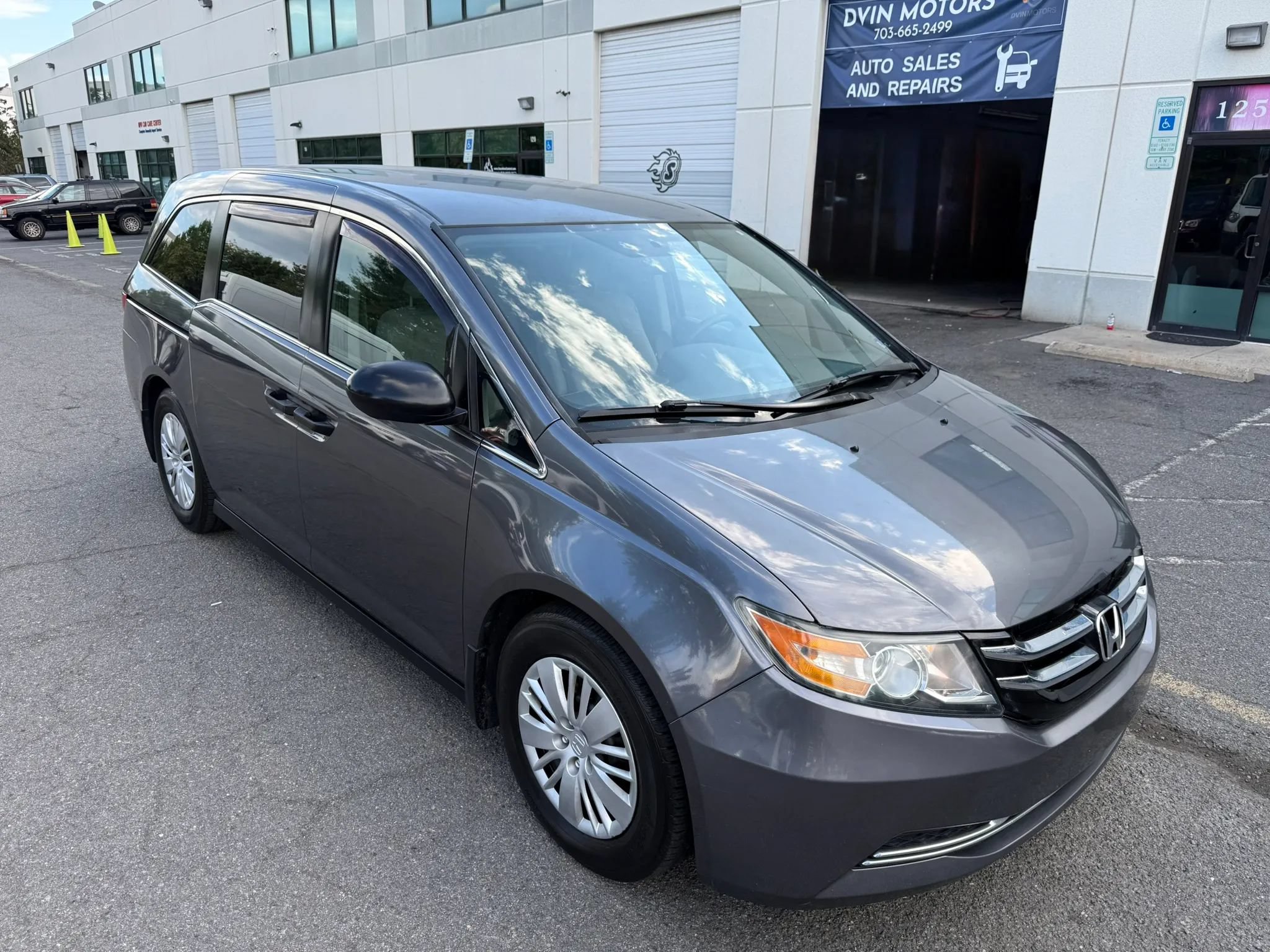 Used 2015 Honda Odyssey LX image 40