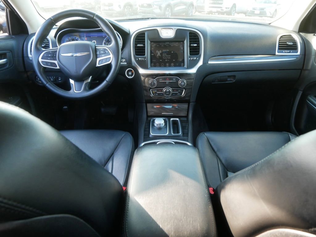 Used 2017 Chrysler 300 Limited AWD/4WD image 17