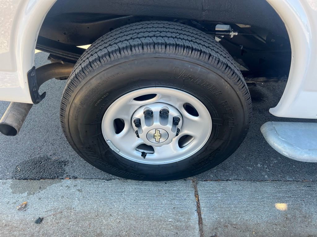 Used 2024 Chevrolet Express 2500 w/ Driver Convenience Package image 11