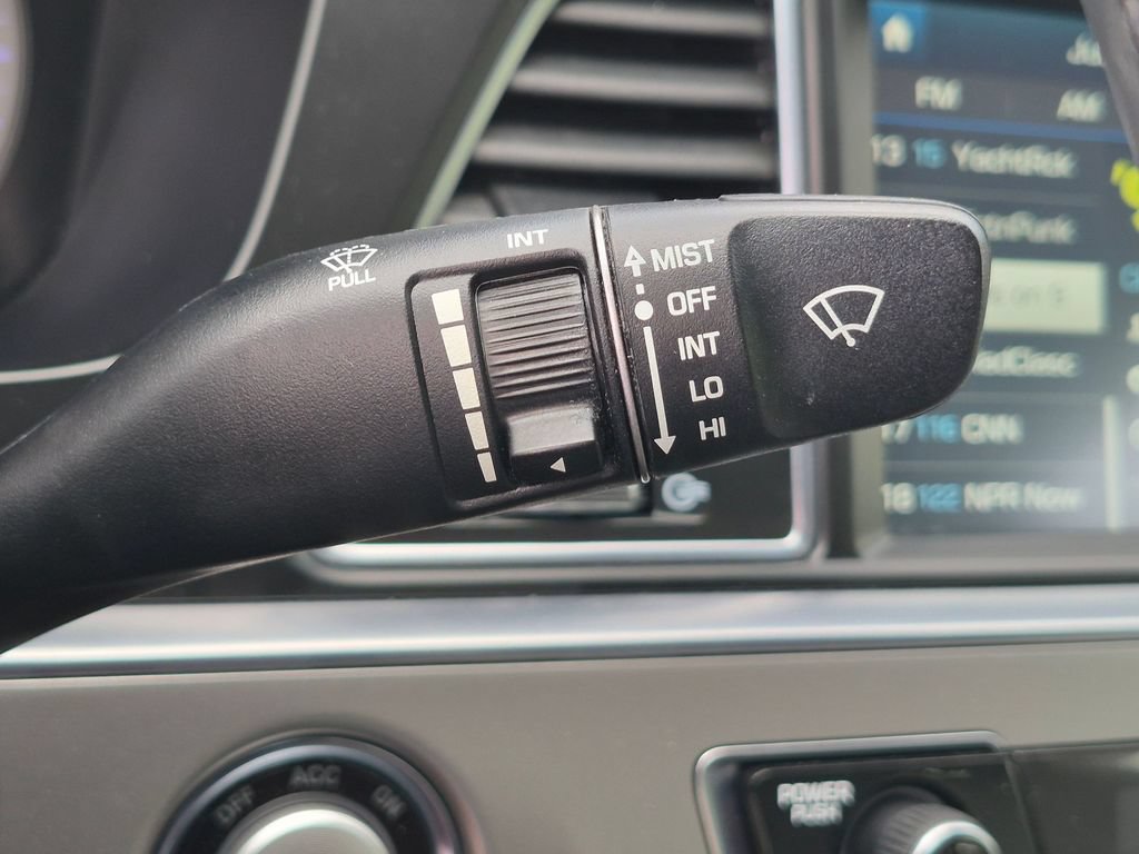 Used 2015 Hyundai Sonata Limited w/ Option Group 06 FWD image 20