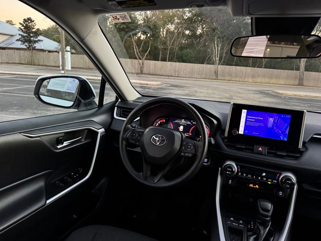 Used 2024 Toyota RAV4 XLE image 26