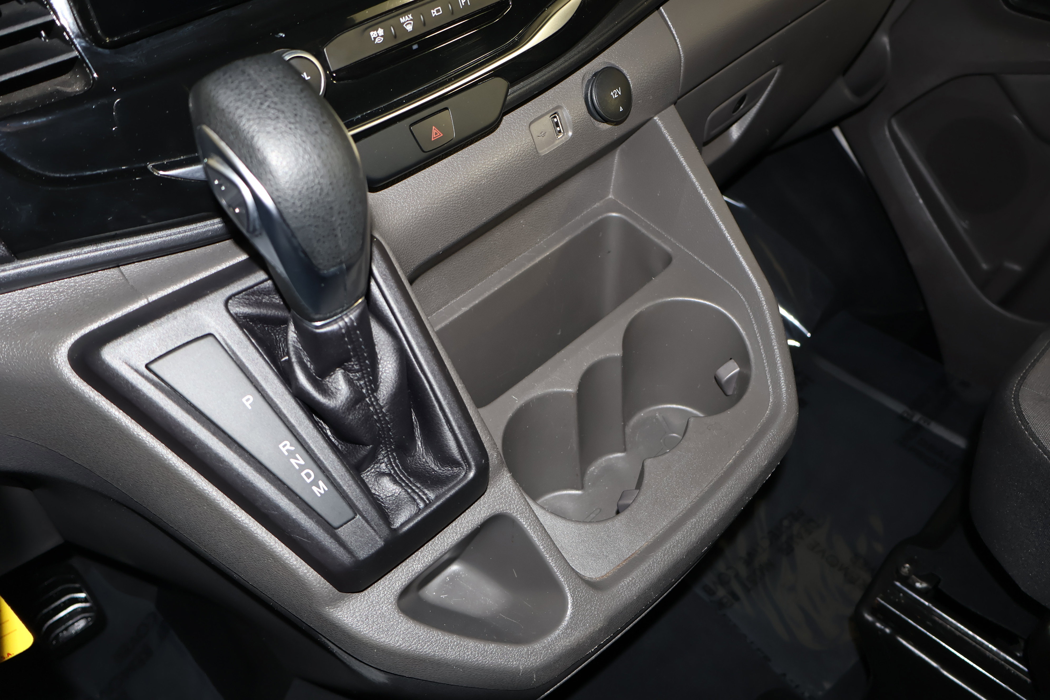 Used 2023 Ford Transit 350 XLT image 30