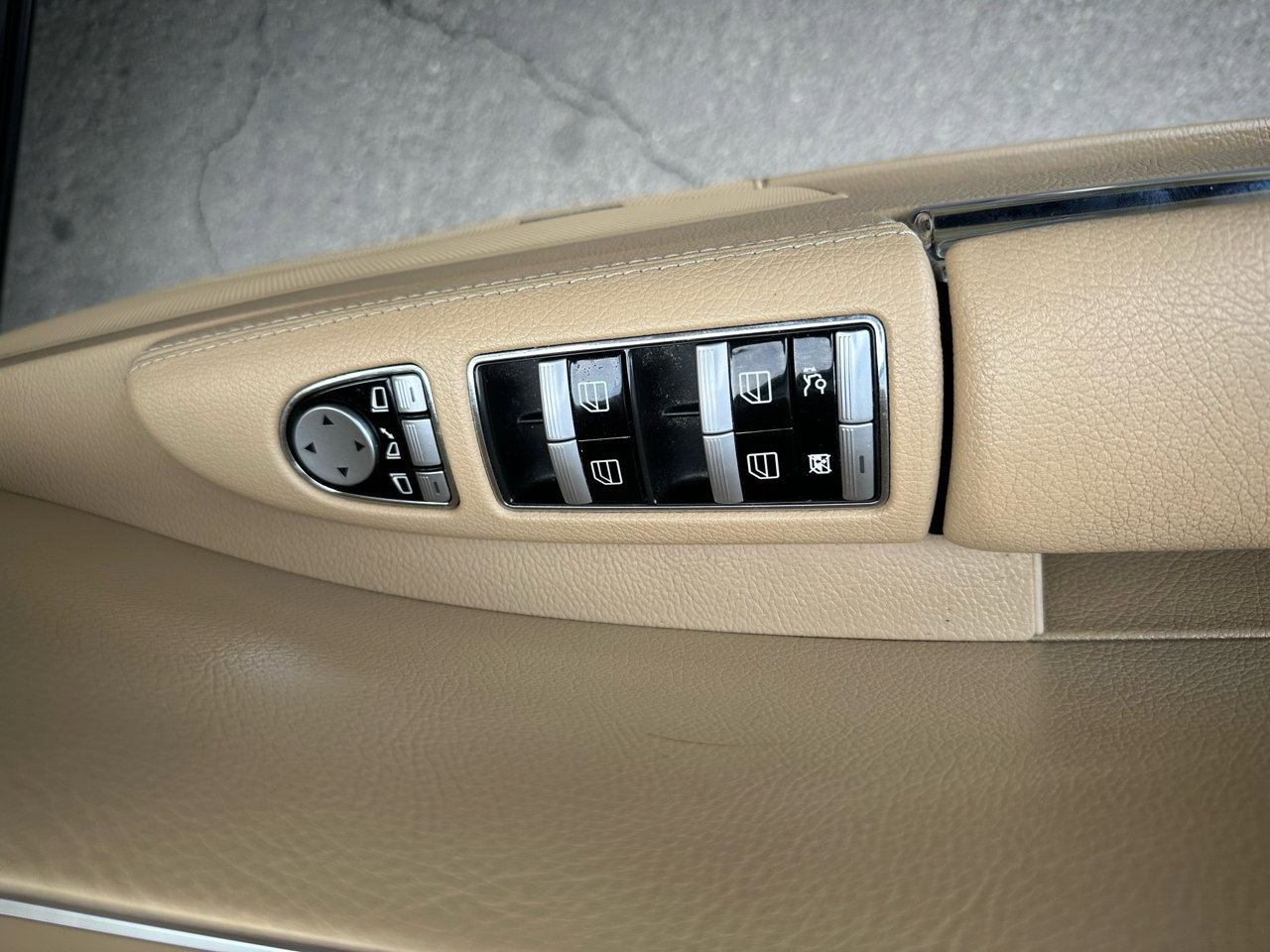 Used 2011 Mercedes-Benz S 550 4MATIC image 26