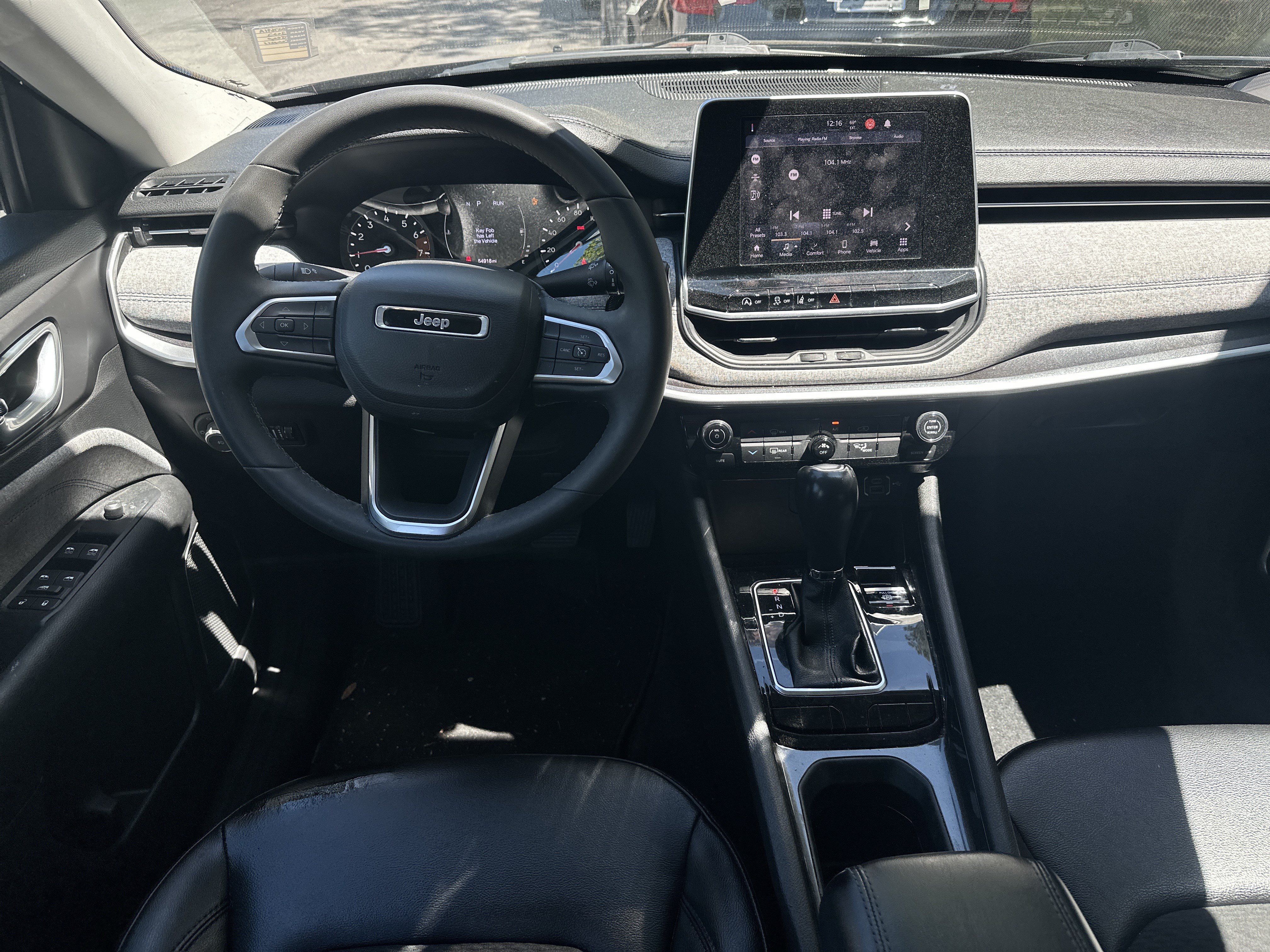Used 2022 Jeep Compass Latitude FWD image 27