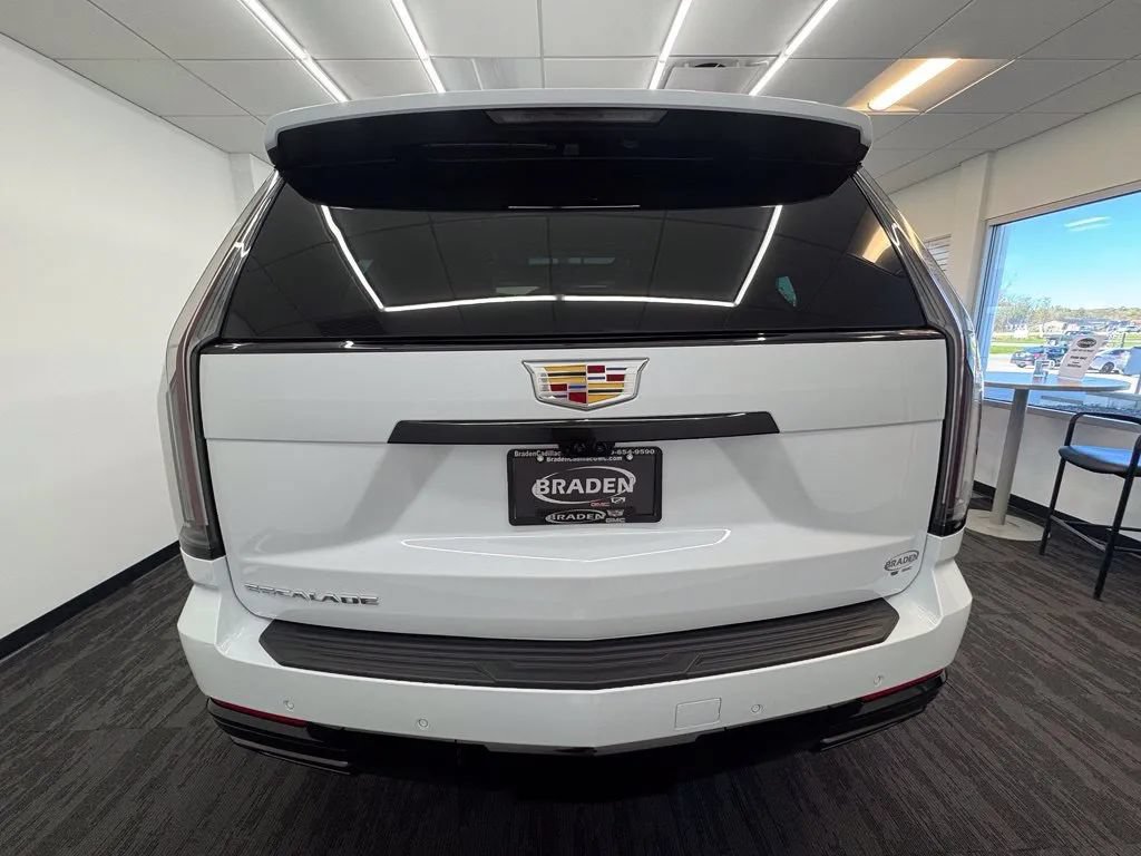 New 2027 Cadillac Escalade Platinum Sport w/ LPO, Floor Liner Package AWD/4WD image 5