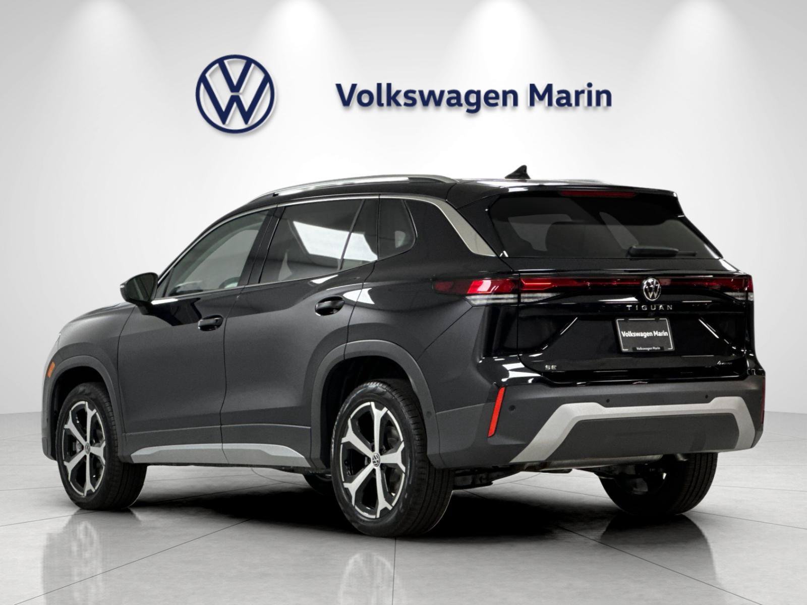 New 2026 Volkswagen Tiguan SE AWD/4WD image 3