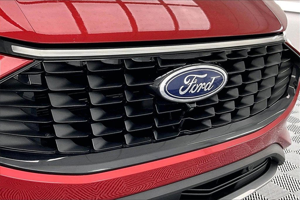 Used 2023 Ford Escape Platinum image 28