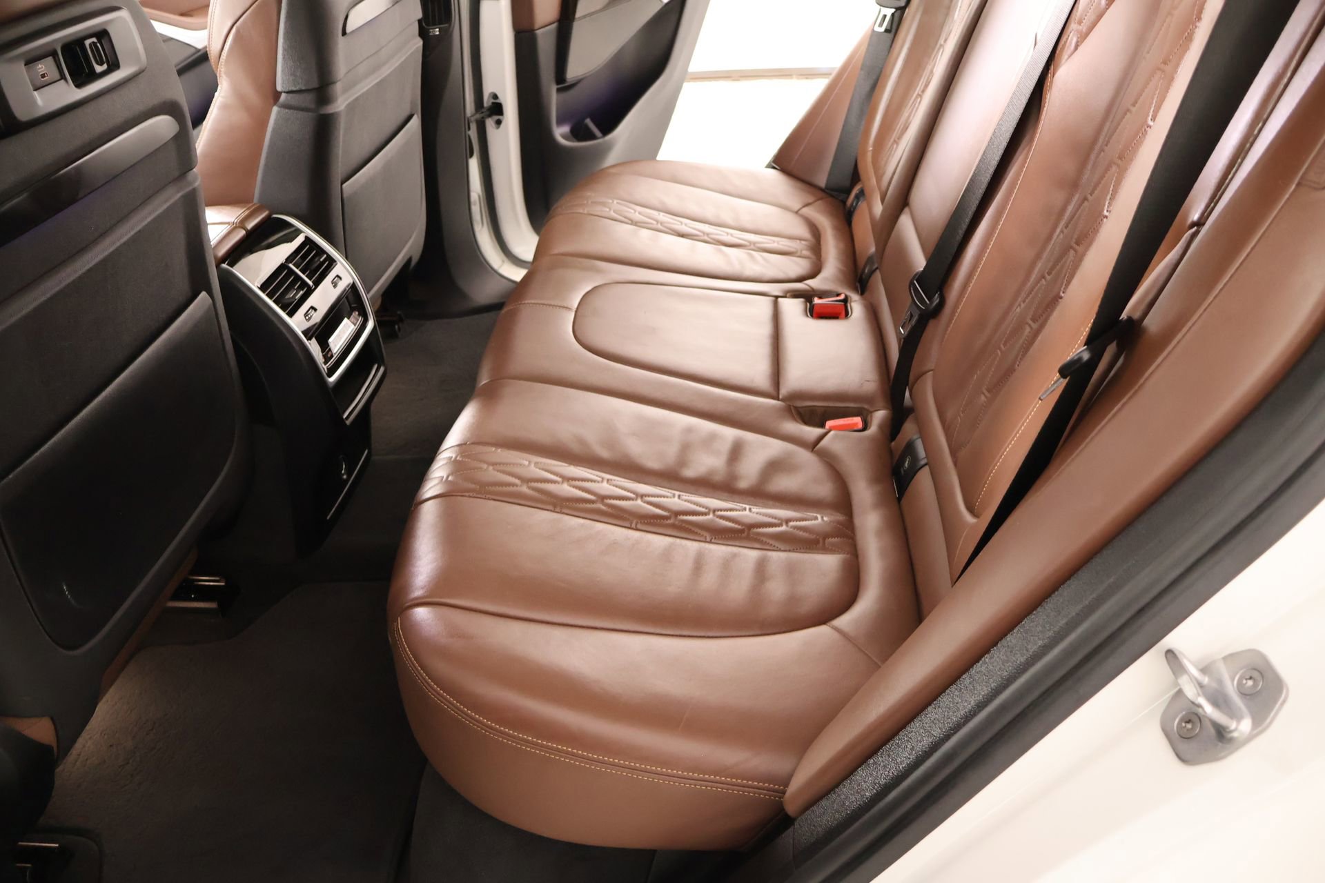 Used 2019 BMW X5 xDrive50i w/ M Sport Package image 13