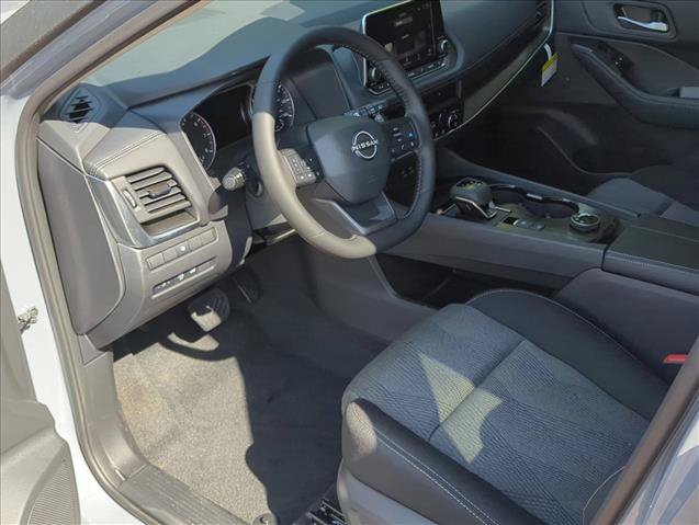 New 2026 Nissan Rogue SV w/ Cold Weather Package AWD/4WD image 9